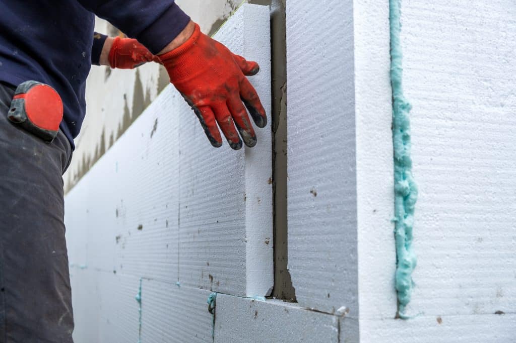 Anbringen eines Vollwäremschutzes an der Fassade